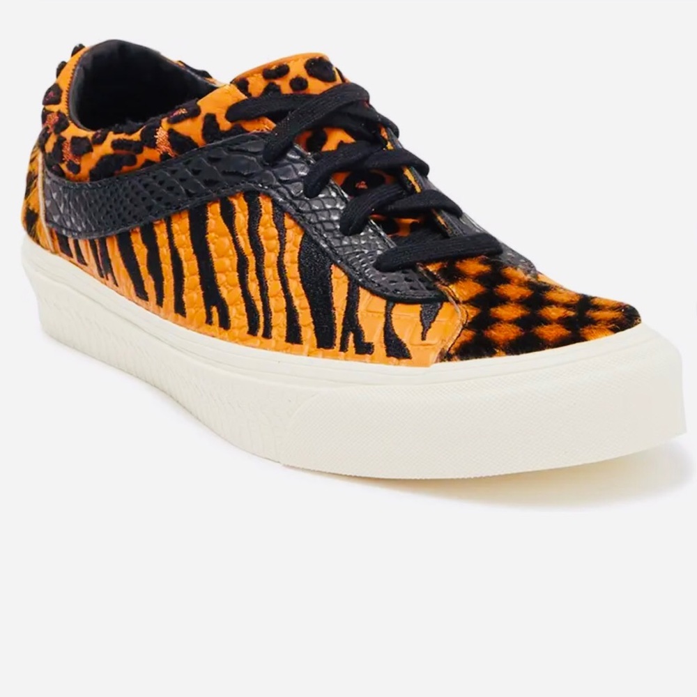 VANS~Unisex / BOLD Classic Sneaker - Picture 11 of 15